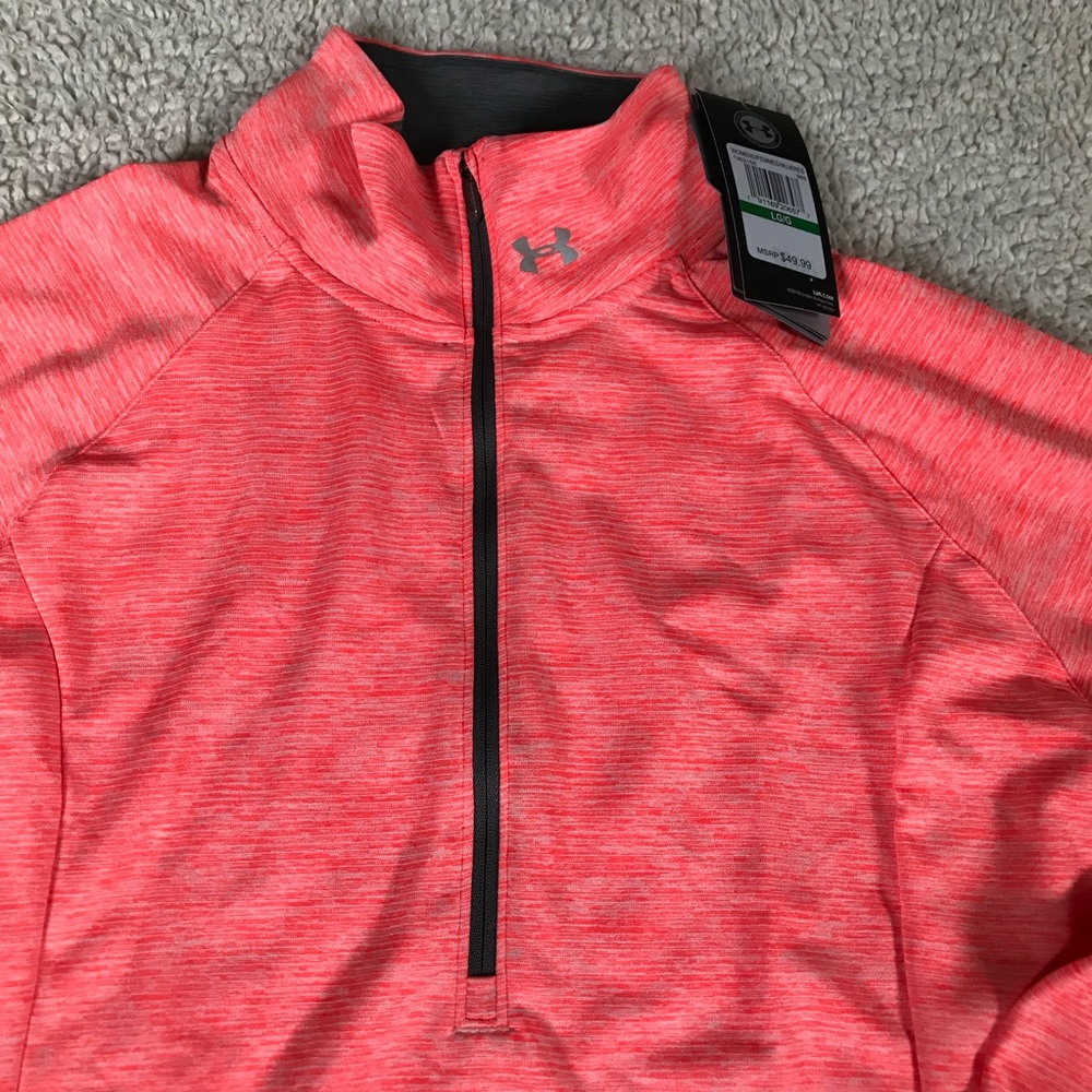 UnderArmour top, 1/2 zip with thumb holes - Picture 3 of 7